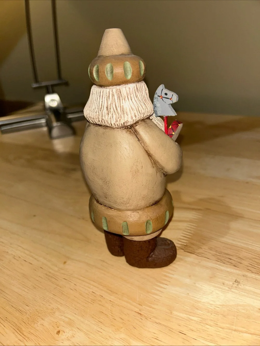 Vincent Ebbitt Hand Carved Wood Santa Pennsylvania Folk Art 2001 7” Sculpture